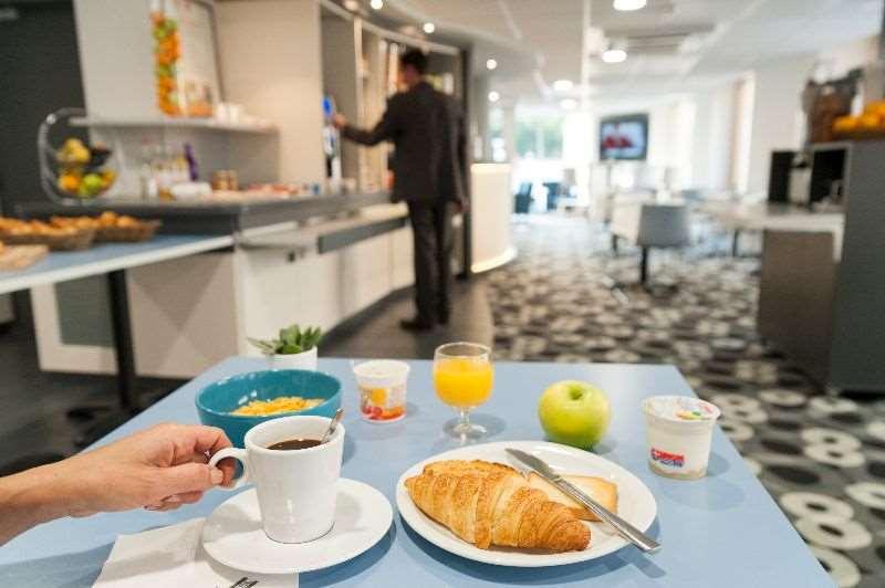 Brit Hotel Macon Centre Gare Restaurant photo